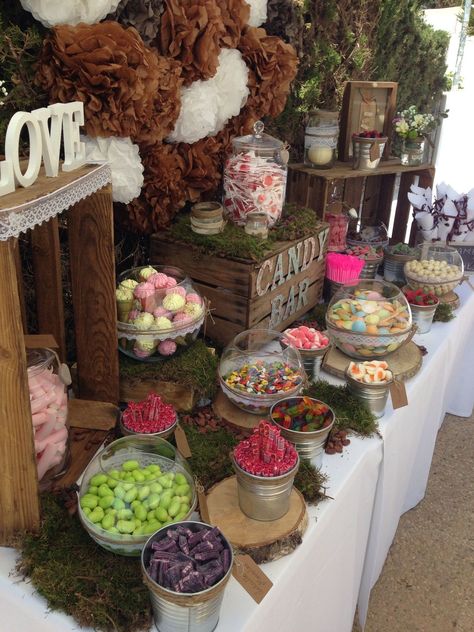 Rustic Candy Bar, Happy Fiesta, Wedding Candy Table, Wedding Candy Bar, Candy Bar Ideas, Lolly Buffet, Candy Buffet Wedding, Candy Bar Wedding, Rustic Party