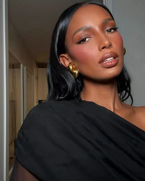 Under-Eye Blush Is the Cutesy Makeup Trend I'll be Wearing All Fall Cutesy Makeup, Jasmin Tookes, Blush Trend, Blush Shades, Makeup Black Women, Show Makeup, Brown Skin Makeup, Jasmine Tookes, Black Women Makeup