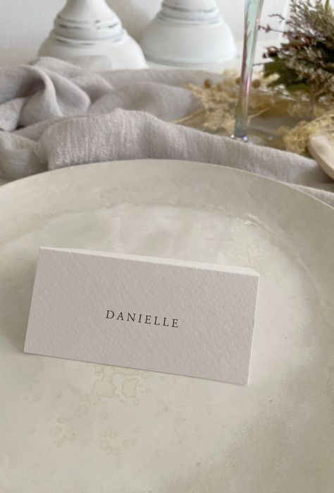 Simple Wedding Table Name Tags, Name Tag On Table, Place Settings Wedding Name, Simple Place Cards Wedding, Wedding Table Name Card, Wedding Name Plates, Unique Name Tags Wedding, Name Tag Wedding Table, Wedding Name Tags Ideas