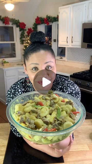 Damaris S on Instagram: "Let’s spice up the Holidays with “Unas Navidades con Healthy Rican!”  Each day this week, we are sharing our favorite Puerto Rican holiday recipes.   Follow our creators so you don’t miss a thing:  Elena @curlsnpearlsss.eats Jenny @veganlicious_nyc Damaris @coo_kingwithmariss Abigail  @abbychuelas.kitchen Karla @thelatinahealthcoach Beatriz @beatrizcookinnvibez Mayra @healthyrican  Mollejas En Escabeche.   10 Green Bananas 1 pound of Gizzard’s 1 tablespoon of Vinegar, Half a Green Bell Pepper, 1 yellow Onion, 1 teaspoon of Healthy Rican Adobo, 1 teaspoon Healthy Rican Savory Spice, 1 jar Pimentos, 1/4 cup olive oil, 1/4 cup vinegar, Olives,1 teaspoon of salt, 1 teaspoon black pepper . Boil green bananas for like 30 minutes with Salt. Boil Gizzards with salt and vin Chicken Gizzard Recipe Puerto Rican, Puerto Rican Thanksgiving Recipes, Puerto Rican Chicken, Puerto Rican Christmas, Gizzards Recipe, Savory Spice, Chicken Gizzards, Boricua Recipes, Rican Food