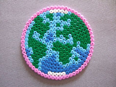 Hama Beads World | Flickr - Photo Sharing! Earth Perler Beads, Round Perler Bead Patterns, Hama Beads Design, Hama Bead, Bead Sprite, Hama Beads Patterns, Melty Beads, Diy Perler Beads, Melting Beads