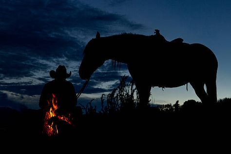 Cowboy Photography, Crystal City, Cowboy Aesthetic, Horse Silhouette, Western Aesthetic, Cowboy Art, Baby Cowboy, Red Dead Redemption, Cowboy And Cowgirl