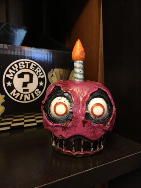 FNAF Five Nights At Freddy's Custom Nightmare Cupcake Pop Figure Fnaf Cupcakes, Fnaf Crafts, Fnaf Cosplay, Sculpture Art Clay, Clay Diy Projects, Cosplay Diy, Clay Art Projects, Fnaf Drawings, Easy Diy Art