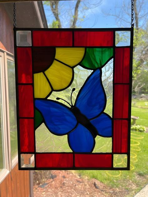 Ikea Lanterns, Ideas Para Decorar Jardines, Butterfly Stained Glass, Photo Tray, Stained Glass Project, Pencil Drawings For Beginners, Glass Painting Designs, Stained Glass Window Panel, Stained Glass Butterfly