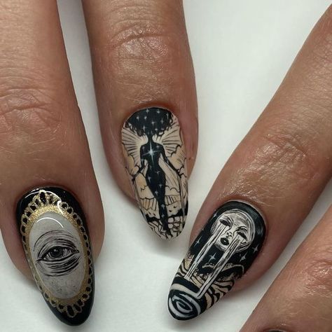 Spooky Witch Nails, The Love Witch Nails, Witch Nail Art Halloween, Candle Nails, Ouija Nail Art, Occult Nails, Witch Nail Art, Witch Nail Art Goth, Planchette Nail Art