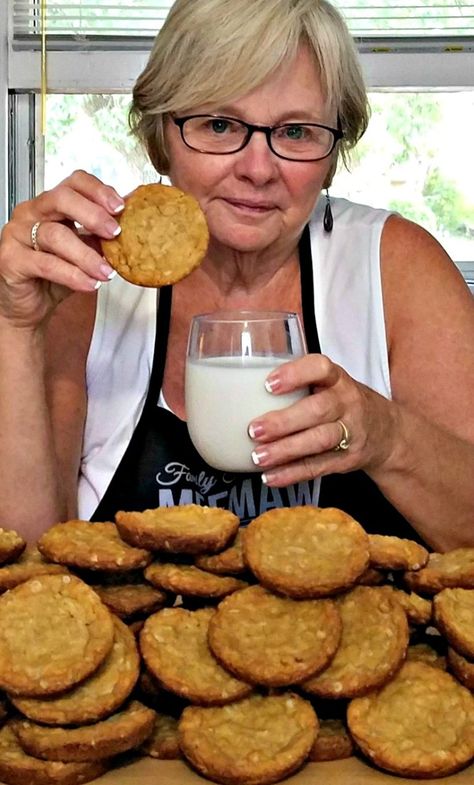 Chewy Coconut Oatmeal Dishpan Cookies - Meemaw Eats Dishpan Cookies, Coconut Oatmeal Cookies, Quick Oatmeal, Oatmeal Coconut Cookies, Coconut Oatmeal, Coconut Cookies, Cookies Recipes Christmas, Oatmeal Cookies, Cookie Desserts