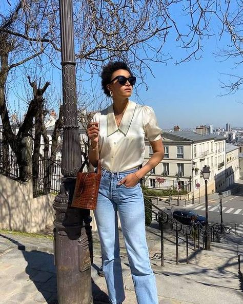 Fact: Levi’s 501s Are the Favourite Jeans of French Women | Who What Wear UK Levi 501 Outfit, Levi 501 Jeans Women Outfit, Vintage Levis Jeans Outfit, 501 Levis Women Outfits, Levis 501 Outfit, Levi 501 Jeans Women, Parisian Jeans, 501 Outfit, Levi Jeans Outfit