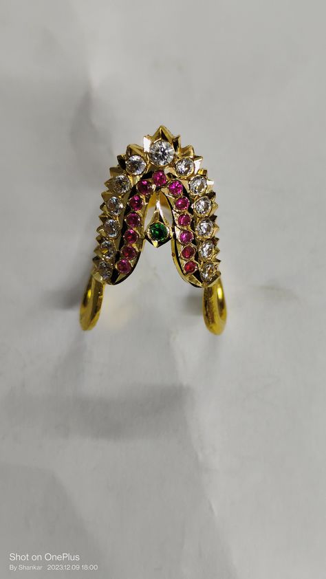 Vanku Rings Gold, Vanki Ring Design, Vanki Designs Jewellery, Vanki Ring, Wedding Entrance Decor, Wedding Entrance, Gold Rings Fashion, Gold Models, Jewelry Design Earrings