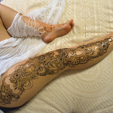 By Dahlia Raz #henna #heena #mehndi Full Body Henna, Body Henna, Thigh Henna, Human Knee, Leg Henna, Heaven Tattoos, Nazriya Nazim, Shweta Tiwari, Style Pic