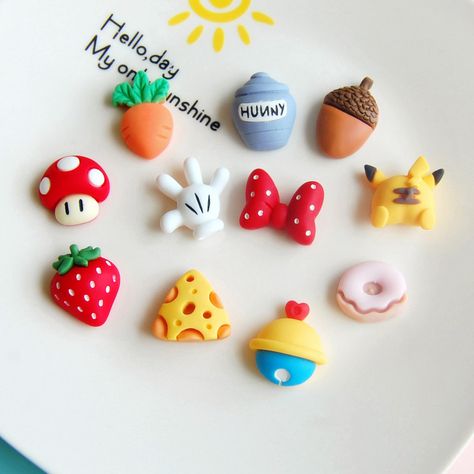 Clay Cartoon, Super Clay, Clay Diy Projects, Tanah Liat, Kawaii Cartoon, Cute Clay, Mini Fridge, Diy Clay Crafts, Resin Charms