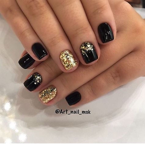 Gold Gel Nails, Black Gold Nails, Nye Nails, Black Nails With Glitter, Feather Nails, Gold Glitter Nails, Gel Nails Diy, Simple Gel Nails, Acrylic Nails Coffin Pink