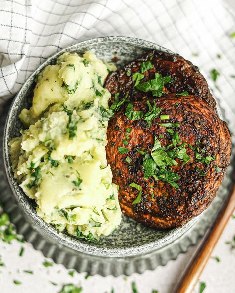 Mushroom Steak, Recipes For Dinner Healthy, Mushroom Recipes Vegan, Edgy Veg, Bbq Sauce Ingredients, Vegan Steak, Vegan Mushroom, Veg Food, Steak And Mushrooms