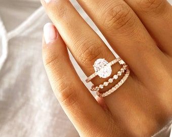 Oval Engagement Ring Stack, Rose Gold Engagement Ring Oval, Oval Engagement Ring Rose Gold, Sims Wedding, Rose Gold Wedding Rings, Rose Gold Oval Engagement Ring, Wedding Ring Shapes, Dream Rings, Moissanite Ring Set