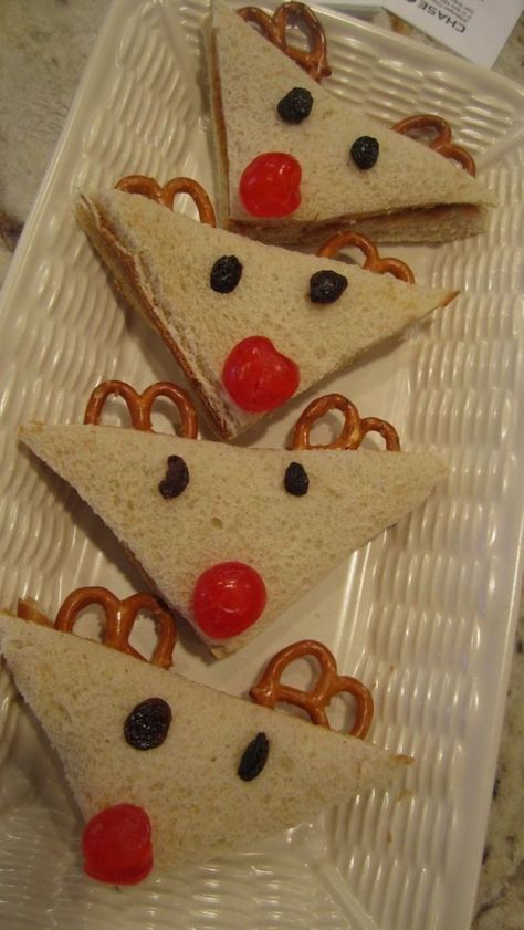 35+ Cute Christmas Food Ideas for Kids - HubPages Cute Christmas Food Ideas, Christmas Food Ideas For Kids, Cute Christmas Food, Toast Noel, Food Ideas For Kids, Christmas Food Ideas, Winter Snack, Festive Desserts, Christmas Foods