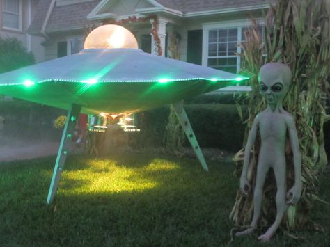 Area 51 Halloween Decor, Alien Birthday, Alien Party, Alien Halloween, Yard Haunt, Alien Costume, Halloween Tattoo, Join The Club, Alien Invasion