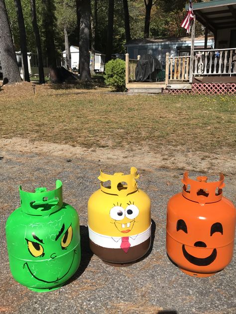 Upcycle Propane Tank, Helium Tank Pumpkin, Propain Tanks Painted, Painting Propane Tanks Ideas, Helium Tank Repurpose, Propane Tank Pumpkins, Sponge Bob Pumpkin, Painted Propane Tanks Ideas, Hollowed Decorations