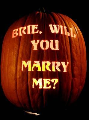 Halloween Engagement « Your Engagement Guide.... This is cute BUT I want to get married in the fall and I don't want to wait a hole year for the wedding Wedding Planning Boards, Romantic Marriage, Perfect Proposal, Wedding Proposals, Marriage Proposal, Proposal Engagement, Halloween Wedding, Marriage Proposals, Cute Pumpkin