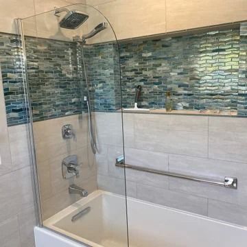 75 Alcove Bathtub with a Niche Ideas You'll Love - July, 2024 | Houzz Small Tub Shower Combo, Alcove Bathtub Ideas, Bathtub Pictures, Built In Vanity, Beach Style Bathroom, Cement Tile Floor, Niche Ideas, Light Wood Cabinets, Stone Tile Wall