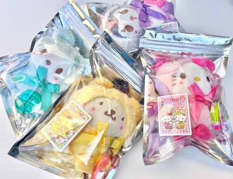 Sanrio Plushy Party Favor Pack, Birthday Party Gift, Cinnamoroll, Hello Kitty, Kuromi, My Melody, Pochacco, Pompompurin Kids Keychain Bag - Etsy Melody Plushie, Cinnamoroll Hello Kitty, Kuromi My Melody, Hello Kitty Kuromi, Kuromi Cinnamoroll, Party Favors For Kids Birthday, Birthday Party Gift, 6th Birthday, Birthday Party Favors