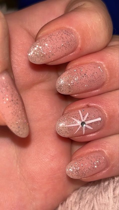 Star Of Bethlehem Nails, Squoval Dip Nails, Dip Nails Christmas, Christmas Star Of Bethlehem, Shimmer Nails, Nails Star, Nativity Star, Star Nail Art, Nail Shimmer