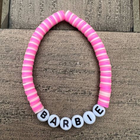 Clay Beads Bracelet Ideas With Letters, Barbie Bracelet Ideas Clay Beads, Barbie Clay Bead Bracelet, Barbie Bracelet, Kpop Bracelet, Bead Friendship Bracelet, Handmade Jewelry Display, Clay Bracelets, Beaded Braclets