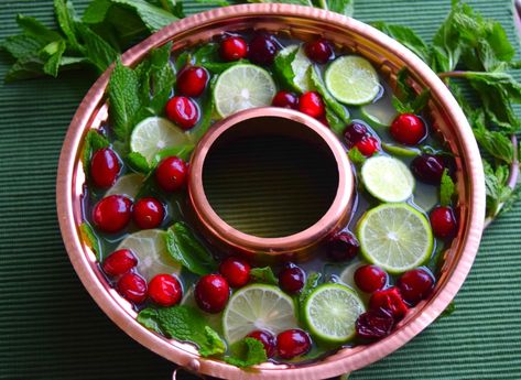 Citrus Cranberry Tea Punch and Holiday Ice Ring | thefitfork.com Christmas Punch Ice Ring, Ice Ring For Punch Bowl, Cranberry Orange Tea, Tea Punch, Citrus Tea, Cranberry Tea, Cranberry Punch, Ice Ring, Tea Ring