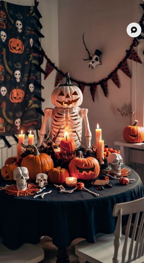 Halloween Decorations Dining Table, Round Table Halloween Decor, Halloween Dining Table Decor, Samhain Ideas, Halloween Movie Night Party, Halloween Lifestyle, Fall List, Florida Fall, Porch Halloween