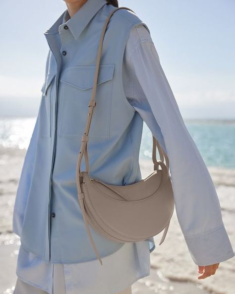 Polene Taupe Bag, Taupe Bag Outfit, Taupe Outfit, Taupe Bag, Girly Accessories, Cloth Bags, New Outfits, Casual Style, Trench Coat