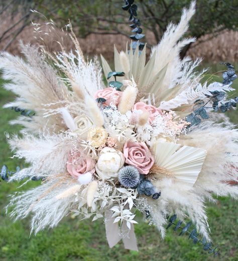 Pink Boho Wedding, Spiral Eucalyptus, Blue Flower Arrangements, Wedding Theme Color Schemes, Grass Bouquet, Pampas Grass Bouquet, Boho Wedding Bouquet, Flower Colors, Grass Wedding