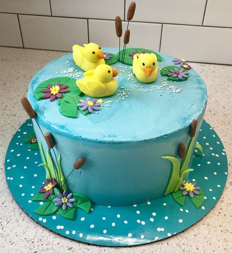 Swiss Merengue, Birthday Chocolate Cake, Pond Cake, Duck Cake, Fondant Cake Designs, Chocolate Cake Cookies, Baby Shower Duck, Birthday Chocolate, Cookies Cream