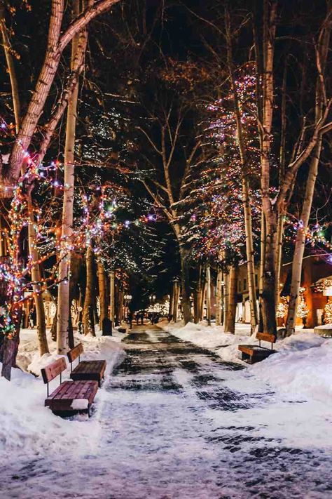 Aspen Colorado Christmas Aesthetic, Aspen At Christmas, Colorado Christmas Aesthetic, Colorado Christmas Vacation, Aspen Colorado Christmas, Colorado Winter Aesthetic, Aspen Colorado Aesthetic, Christmas In Aspen, Christmas Colorado