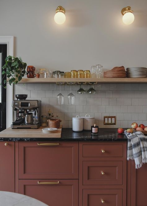 Red Kitchen Interior, Mauve Kitchen Cabinets, 2 Colour Kitchen Cabinets, Dreamy Kitchens, Yellow Brick Home, Chicago House, Brown Kitchens, Brick Home, Floating Shelves Diy