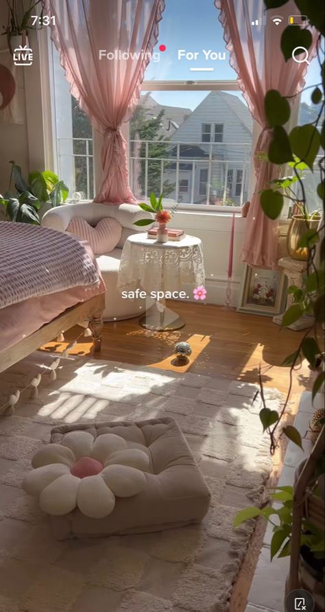 White Dreamy Bedroom, Bedroom Ideas Fairycore, Pastel Cozy Aesthetic, Nature Inspired Room, Cozy Pastel Bedroom, Pink Room With Plants, Natural Room, Whimsical Room Aesthetic, Spring Room Decor