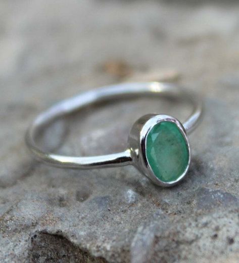 May Birthstone Rings, Green Emerald Ring, Green Stone Rings, Zierlicher Ring, May Birthstone, Jewelry Lookbook, Handmade Rings, Ring Dainty, Green Emerald