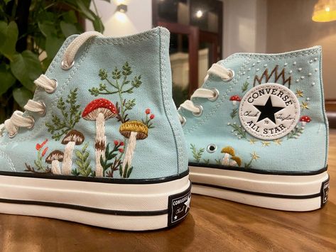 Custom Mint Converse Chuck Taylor Mushrooms Embroidered - Etsy Canada Mint Converse, Converse Floral, Converse Embroidery, Floral Converse, Embroidered Converse, Cute Converse, Converse Custom, Custom Converse, Embroidery Shoes