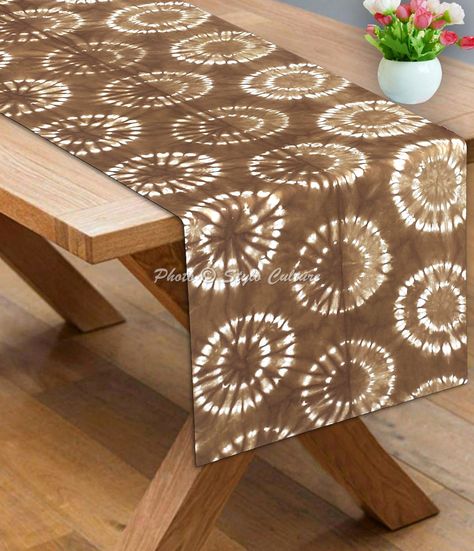 Canvas Table Runner, Canvas Table, Dye Clothes, Printed Table Runner, Boho Tie Dye, Shibori Dye, Fabric Stamping, Tie Dye Diy, Bamboo Sheets