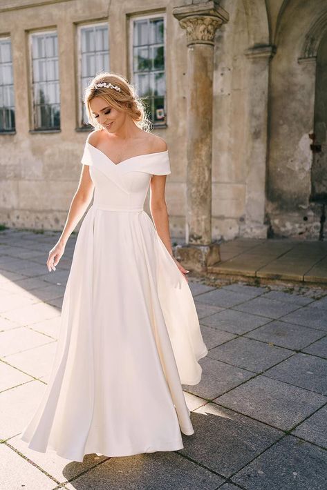 Civil Wedding Gown, Boho Wedding Dress Beach, Off The Shoulder Wedding Dress, Wedding Dress Beach, Vintage Wedding Dress Boho, Chiffon Wedding Gowns, Wedding Dress A Line, Dress Boho Wedding, Shoulder Wedding Dress