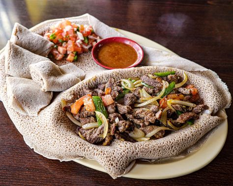 Ethiopian Beef Tibs w/ tomatos and spicy dipping sauce #food #meal #foods #healthyfood #keto Tibs Ethiopian Food, Tibs Ethiopian, Spicy Dipping Sauce, Ethiopian Food, Potato Peeler, A Potato, Dipping Sauce, Japchae, Baby Food Recipes