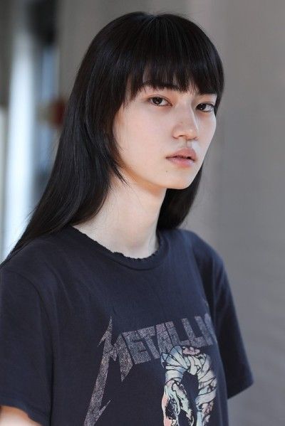 Miki Ehara, Layered Bob, Penteado Cabelo Curto, Long Black Hair, Grunge Hair, Portrait Inspiration, Aesthetic Hair, Hairstyles Haircuts, Long Black