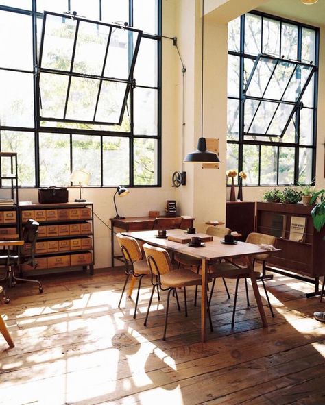 New Yorker Loft, Sunroom Kitchen, Wall Partition, Loft Interior, Interior Vintage, Lots Of Windows, Wooden Floors, Loft Living, Nordic Interior