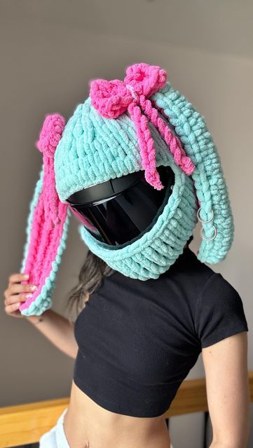 Hat Cartoon, Funny Motorcycle, Crochet Gloves Pattern, Ski Helmet, Helmet Covers, Gloves Pattern, Full Face Helmets, Crochet Gloves, Fun Crochet Projects