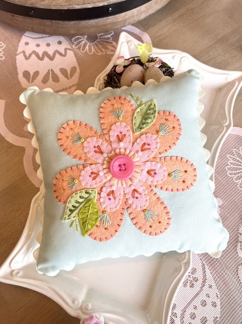 Shop — simply eilene Felt Flower Pillow, Pillow Sewing, Flower Quilt Patterns, Felt Ornaments Patterns, Heart Quilt Pattern, Felt Pillow, Sewing Cushions, Christmas Crafty, Wool Felt Projects