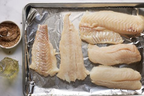 Smoked Tilapia, Baked Swai, How To Cook Tilapia, Fresh Fish Recipes, Flounder Recipes, Oven Baked Fish, White Fish Recipes, Fish Recipes Baked, Fish Dinner Recipes