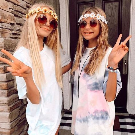 Hippie Costume Teens – MINI FASHION ADDICTS DIY Hippy costume, how to create hippie costume Hippie Costume Diy, Hippie Outfits 70s, Hippy Costume, Teenage Halloween Costumes, Hippie Costume Halloween, Best Group Halloween Costumes, Toya Wright, Cute Group Halloween Costumes, Teen Halloween