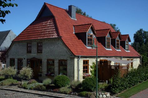 15 Different Types of Roofs Design and Materials Dutch Gable, Dutch Gable Roof, Sawtooth Roof, Gable Wall, Pyramid Roof, Butterfly Roof, House Image, Roofing Options, House Roof Design