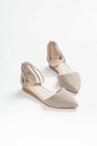 Taupe Flats, Pretty Flats, Morning Lavender, Strap Flats, Ankle Strap Flats, Girly Shoes, Buckle Shoes, Unique Shoes, Shoe Closet