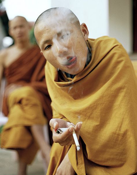 [photo: Victor Affaro] taken in one of the most imporant temples of Laos in Luang Prabang at 5:30am. This boy was one of the few who spoke english so I could spend some time with him before getting this shot 얼굴 드로잉, Buddhist Monk, Photo Reference, Photography Inspo, 그림 그리기, Laos, Pose Reference, Buddhism, Cool Pictures