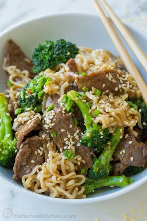 Ramen Beef, Beef Ramen Noodle Recipes, Beef Ramen Noodles, Sliced Sirloin, Best Ramen Noodles, Beef Ramen, Steak And Broccoli, Chopped Broccoli, Ramen Stir Fry