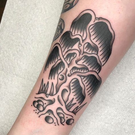 American Traditional Willow Tree, Willow Tree Tattoo Traditional, American Traditional Willow Tree Tattoo, Traditional Willow Tree Tattoo, American Traditional Tree Tattoo, Horticulture Tattoo, Traditional Tree Tattoo, Traditional Jellyfish Tattoo, Traditional Tattoo Leg Sleeve