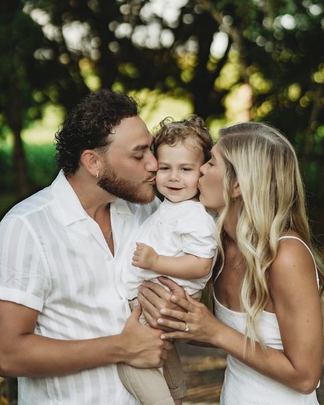 The cutest family!!! I’m still behind on sharing but the last of this summer weather has me reminiscing on this beautiful family session! After a few pictures with baby boy, mom and dad had their engagement photos done! What a beautiful family!!! 😍🤍 Couple With Baby Poses, Mom Dad Toddler Photoshoot, Mom Dad Son Photoshoot, Mom Dad And Son Pictures, Parents And Baby Photoshoot, Mom Dad Baby Photoshoot, Mom Dad And Baby Photoshoot, Mom And Dad Pictures, Father Daughter Pictures